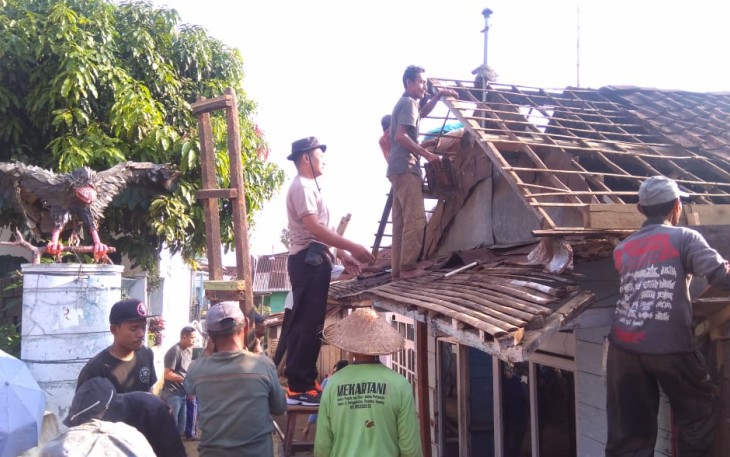 TNI-Polri dan PMI Rehab Rumah Tidak Layak Huni