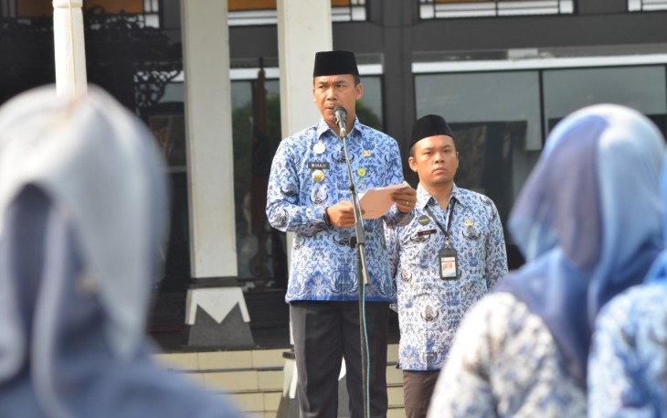 Pemkab Batang Gelar Upacara dan Tabur Bunga di Taman Makam Pahlawan