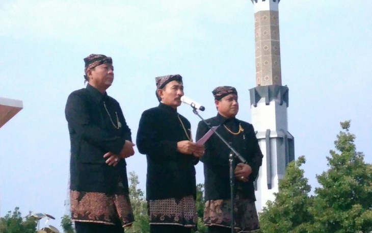 Bupati meresmikan alun alun dan memulai pemecahan rekor MURI