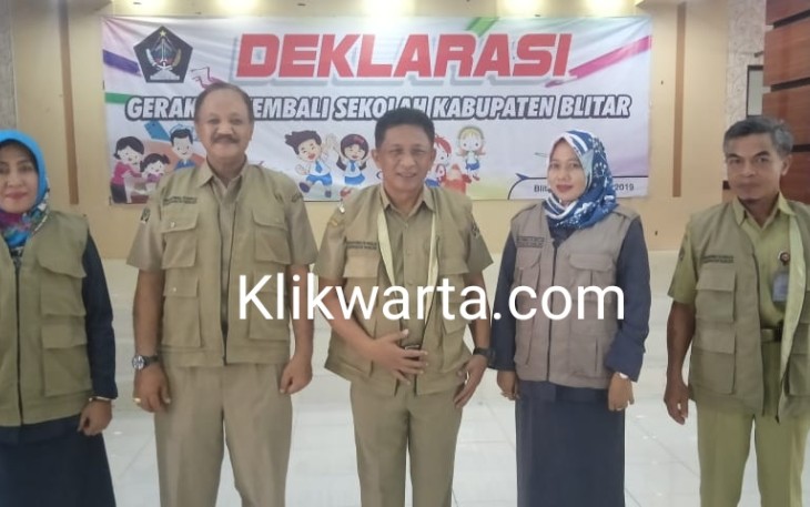 Wabup Blitar Marhaenis Urip Widodo Saat Menghadiri Kegiatan Deklarasi Gerakan Kembali Sekolah Kabupaten Blitar