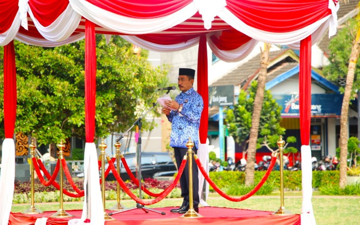 Bupati Pati bertindak sebagai inspektur upacara dalam HUT KORPRI