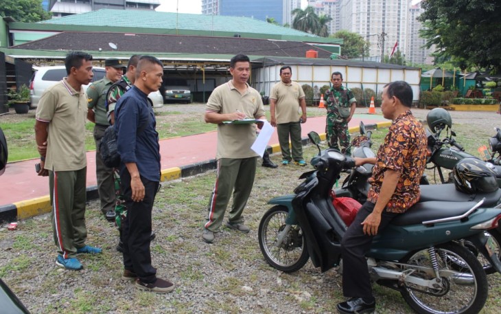 Kasdim 0503/JB Secara Mendadak Periksa Sejumlah Kendaraan Dinas Prajurit