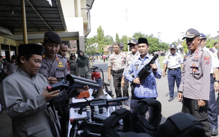 Bupati Batang Wihaji 