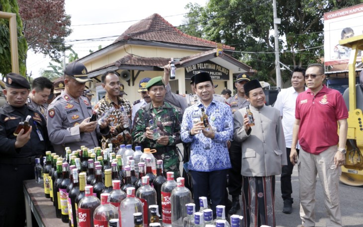 Polres Batang Musnahkan Ribuan Miras 
