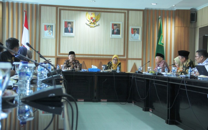 Pj Sekda Provinsi Bengkulu Hamka Sabri saat memimpin rakor