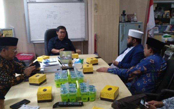 Direktur Layanan Aplikasi Informatika Pemerintahan (Layanan Aptika Pemerintahan) Direktorat Jenderal Aplikasi Informatika Kemkominfo RI Bambang Dwi Anggono Menerima Kunjungan Wali Kota Bengkulu Helmi Hasan Dan Wakil Wali Kota Bengkulu Dedy Wahyudi 