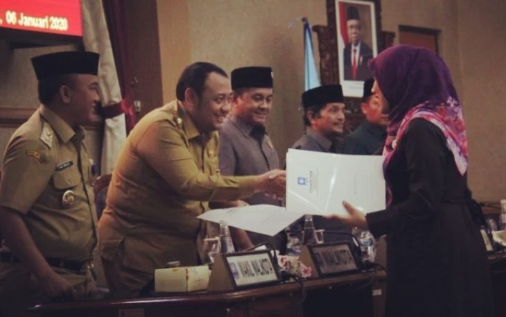 Ketua DPRD Minta Walikota Segera Susun Jawaban Pandangan Umum Fraksi.