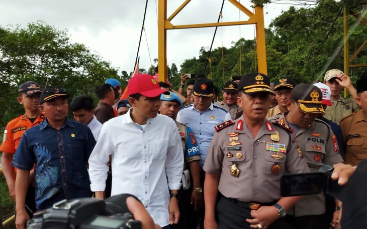 Kapolda didampingi Bupati saat tinjau lokasi