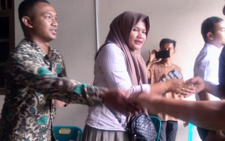 ASN Dinsos Bireuen Layat ke Kediaman Sang “Kakek Hero” di Samalanga
