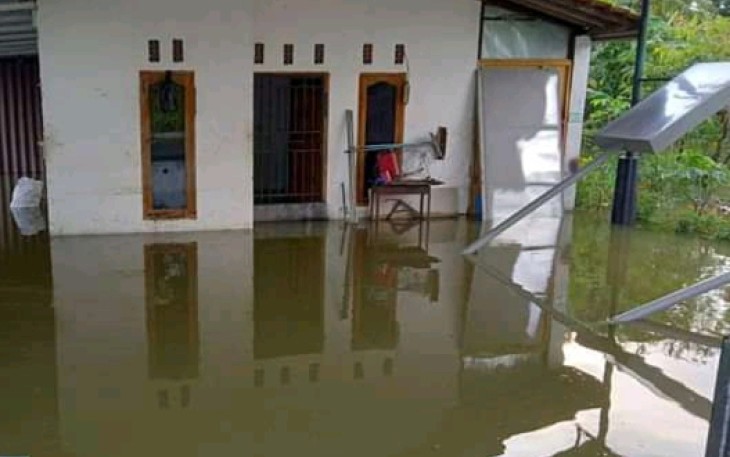 Salah satu rumah warga yang terendam Banjir