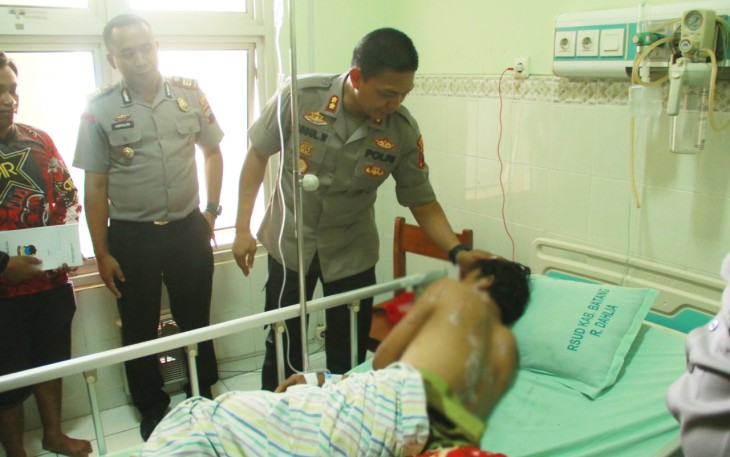 Kapolres Batang saat mengunjungi korban