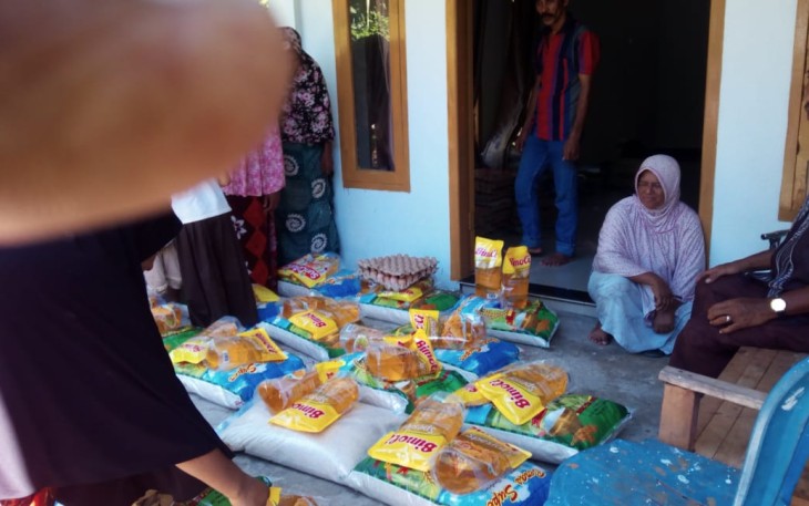 Sembako yang telah disiapkan di Rumah Keuchik Gampong Ladang