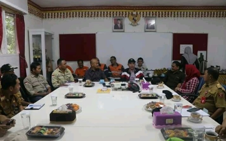 Audiensi Bupati Lambar bersama pihak PT NM
