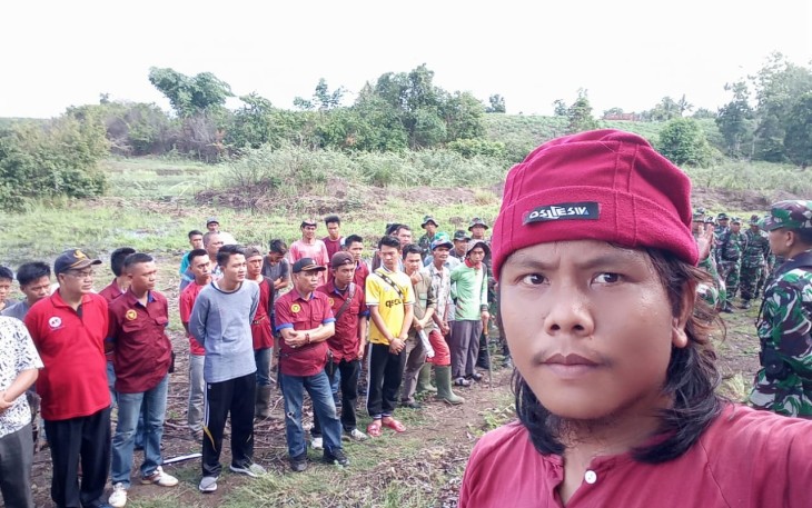 Kodim 0426 Bersama Kominfo dan IWO Tuba Gotong Royong Bersihkan Tempat Sejarah 