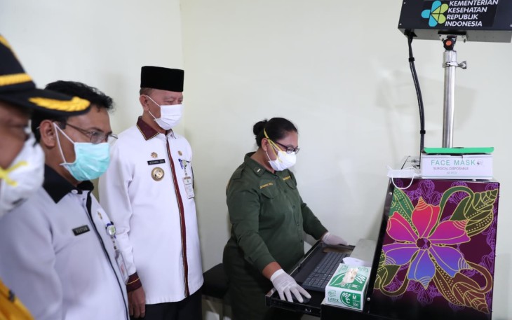 Walikota Tanjung Pinang Tinjau Alat Screening di Pelabuhan Internasional Sri Bintan Pura