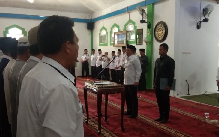 Bupati Lambar Kukuhkan Pengurus Masjid Agung Baiturahim