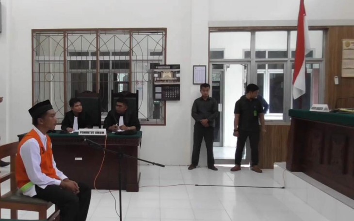 Terdakwa Hadi Nurfathon saat dihadirkan dalam sidang tuntutan