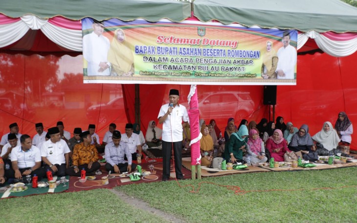 Bupati dan Ketua TP PKK Kabupaten Asahan Hadiri Pengajian Akbar Kecamatan Pulau Rakyat