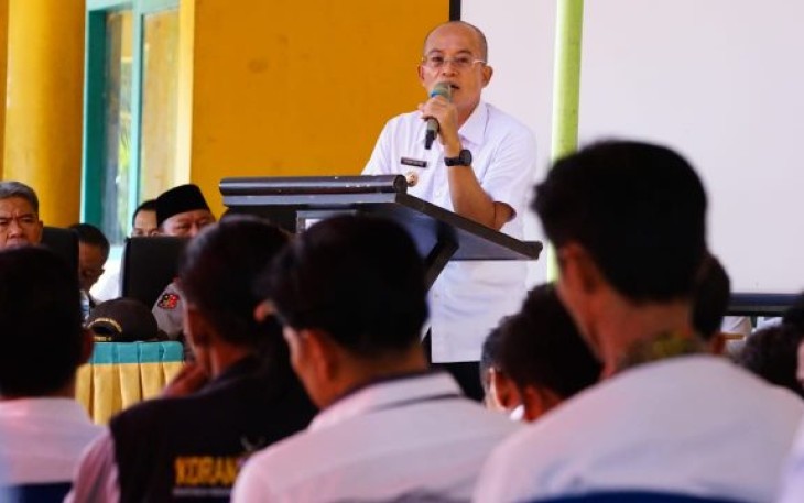 Bupati Bengkulu Selatan Gusnan Mulyadi 
