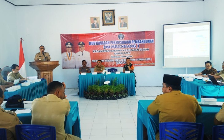 Camat Bakung R. Julison P. saat memberikan sambutan di Musrenbang Kecamatan Bakung tahun 2020