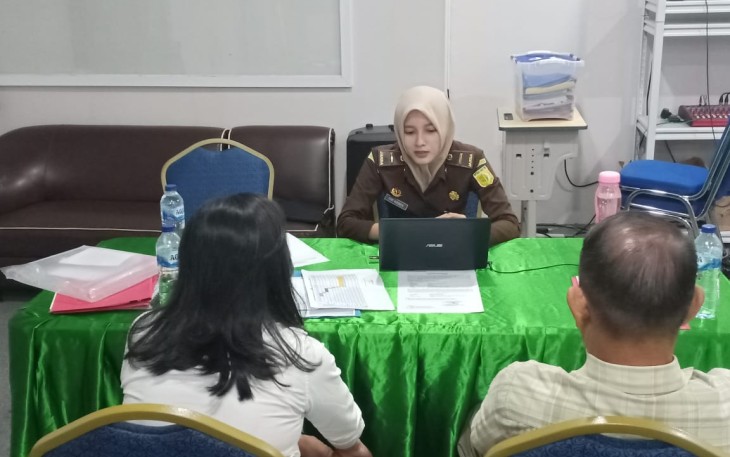 Tersangka FSAM di dampingi kuasa hukum menjalani pemeriksaan