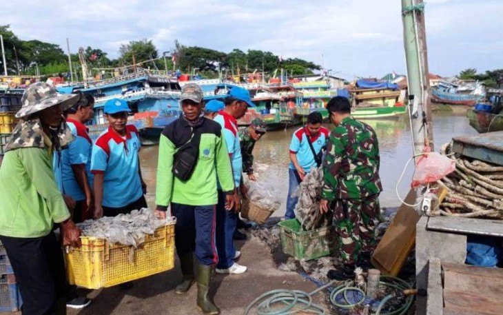 HPSN 2020 di Wilayah Brebes Dimaknai Ratusan Orang Bulakamba Dengan Pungut Sampah