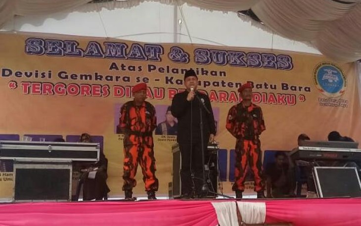 Bupati Batu Bara Ir Zahir M.AP pada Saat memberikan Sambutan di Acara Pelantikan 12 Devisi Gemkara.