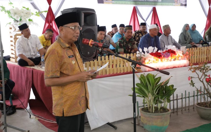 Bupati Asahan Berikan Sembako Kepada Kaum Dhuafa
