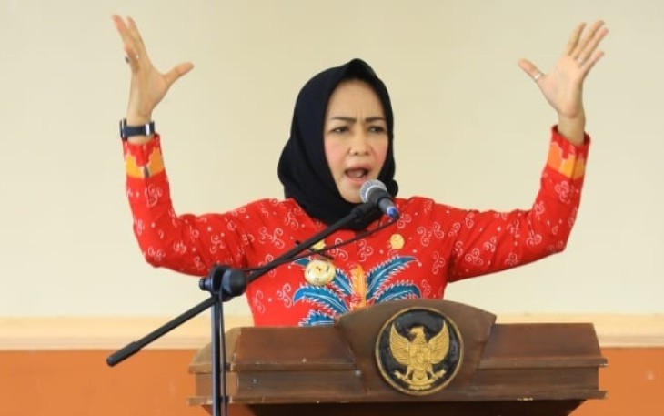 Bupati Tulang Bawang Hj. Winarti saat memberikan arahan