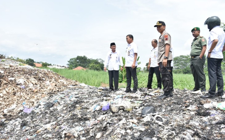 Bupati Wihaji dan Wakil Bupati Tinjau Rencana TPA Limpung
