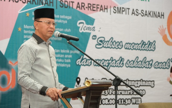 Walikota Tanjungpinang H. Syahrul S.Pd membuka secara resmi Seminar Parenting 