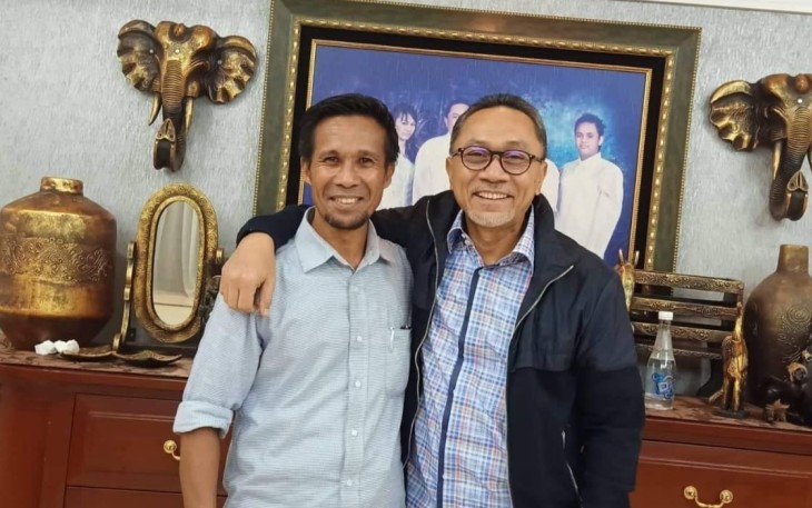Ketua DPD Kabupaten Seram Bagian Barat Hi Abdul Rauf Latulumamina saat bersama Zulkifli Hasan