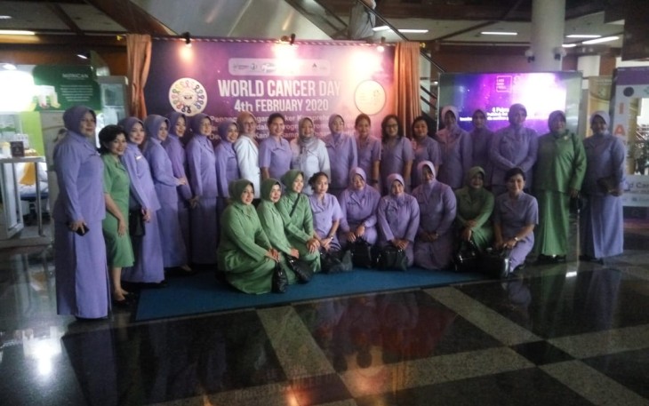 Berbagi Kasih di RS Kanker Darmais