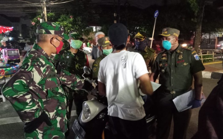 Tiga Pilar Kecamatan Johar Baru Sosialisasikan SE Gubernur DKI
