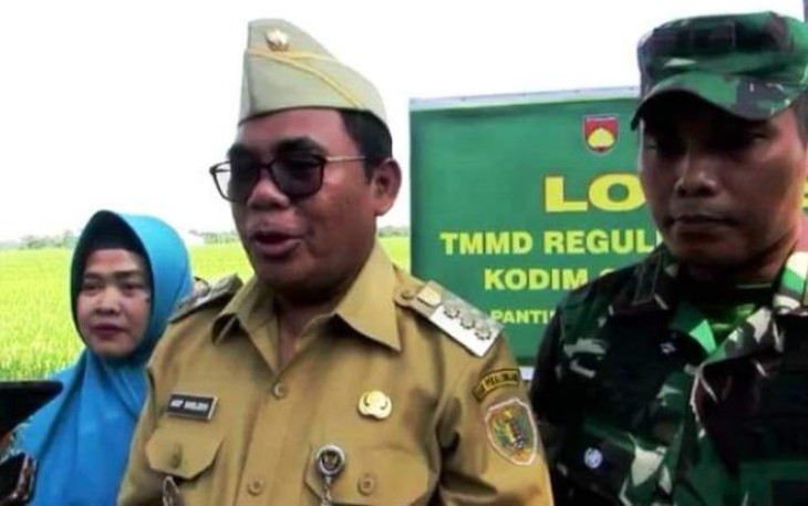 Bupati Pekalongan Asip Kholbihi