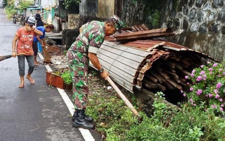 Babinsa Ajak Warga Tangkal Corona