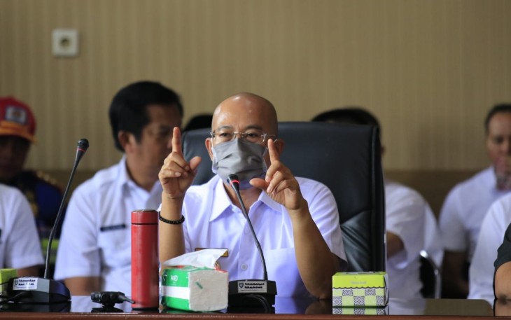 Bupati Bengkulu Selatan Gusnan Mulyadi Pimpin Rapat 