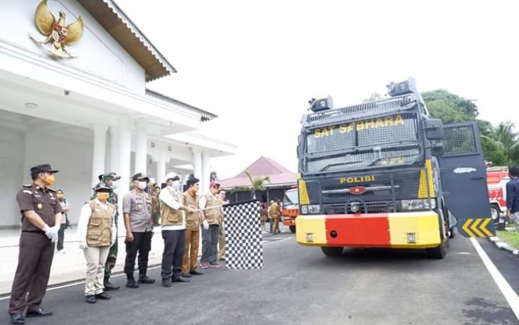 Bupati Bengkulu Utara Mian Pimpin Langsung Penyemprotan Disinfektan Secara Serentak di Kabupaten Bengkulu Utara 