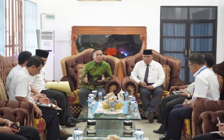 Wakil Gubernur Bengkulu saat dalam pertemuan