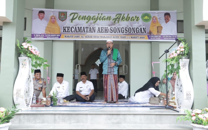 Bupati Asahan Hadiri Pengajian Akbar Kecamatan Aek Songsongan