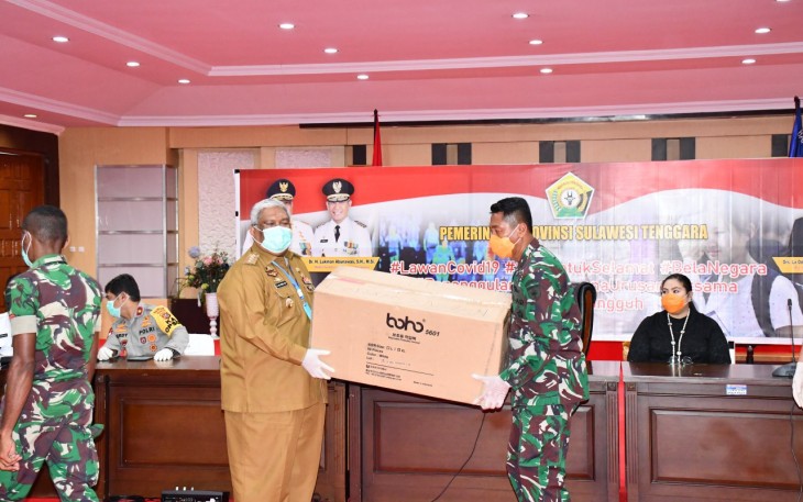 Penyerahan APD Secara Simbolis