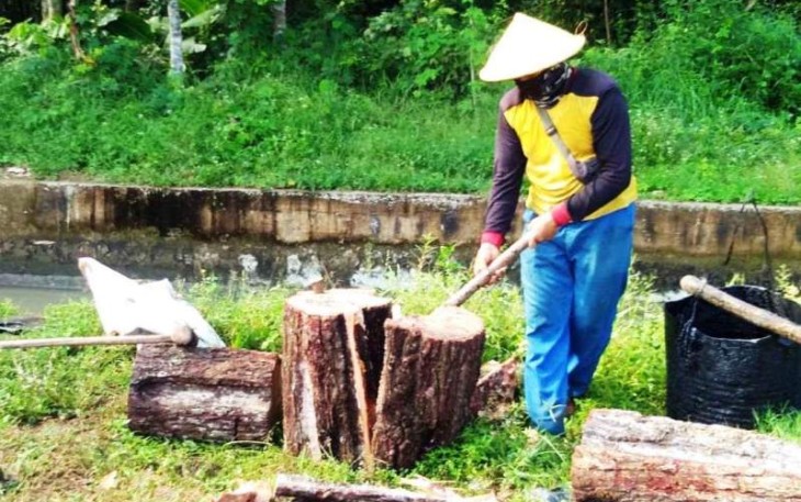 Sosok Dibalik Lancarnya Pengaspalan Jalan TMMD Reguler Pekalongan