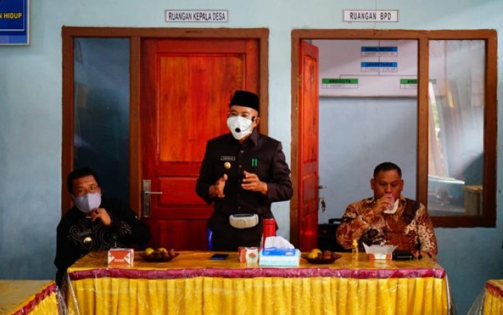 Bupati Bengkulu Selatan Gusnan Mulyadi Lantik Anggot BPD 