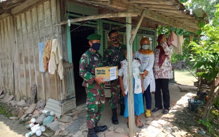 Salurkan sembako untuk masyarakat