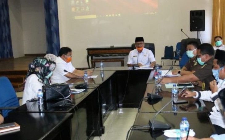 Sekretaris Daerah Kota Bengkulu Marjon Pimpin Rapat 