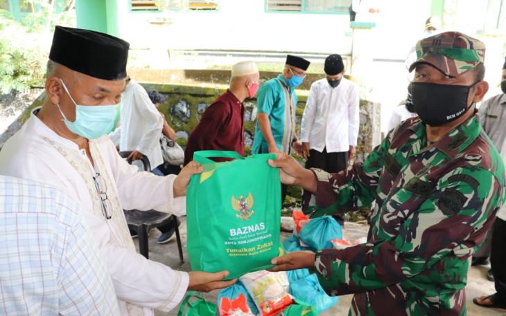 Penyerahan Bantuan Sembako Kepada Imam dan Marbot Masjid Se-Kota Tanjungpinang