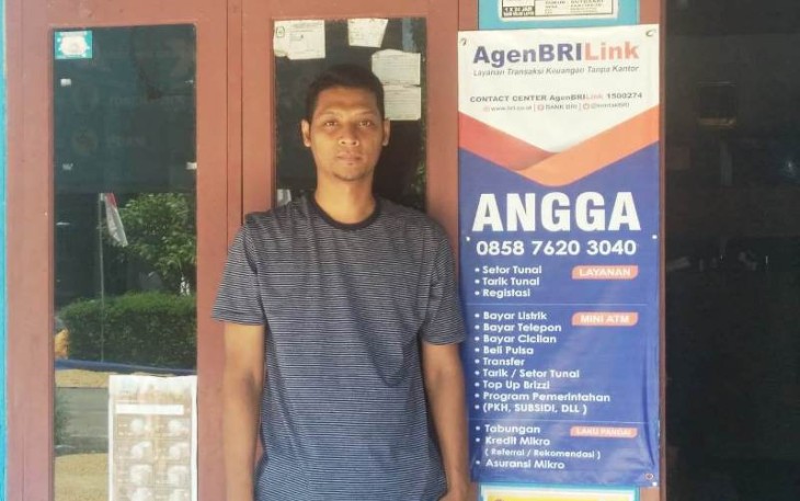 Penjual Pulsa di Pantirejo Pekalongan Yang Terbantu TMMD Reguler