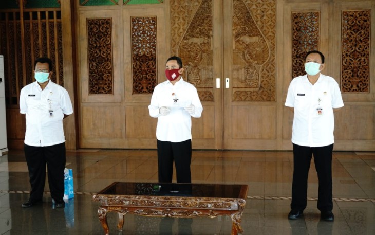 Bupati Pati Haryanto memberikan keterangan tentang perkembangan Covid-19