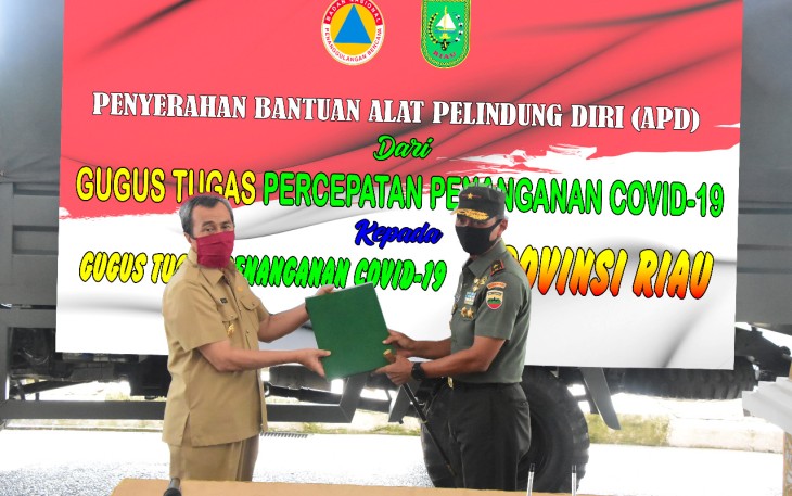 Penyerahan APD Secara Simbolis