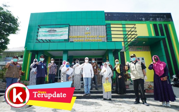 Gubernur Rohidin Serahkan 300 APD untuk Tenaga Kesehatan Kepahiang
